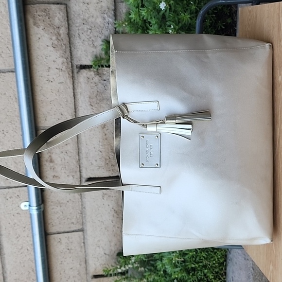 Michael Kors Champagne Metalic Gold Shopping Tote - Picture 1 of 13